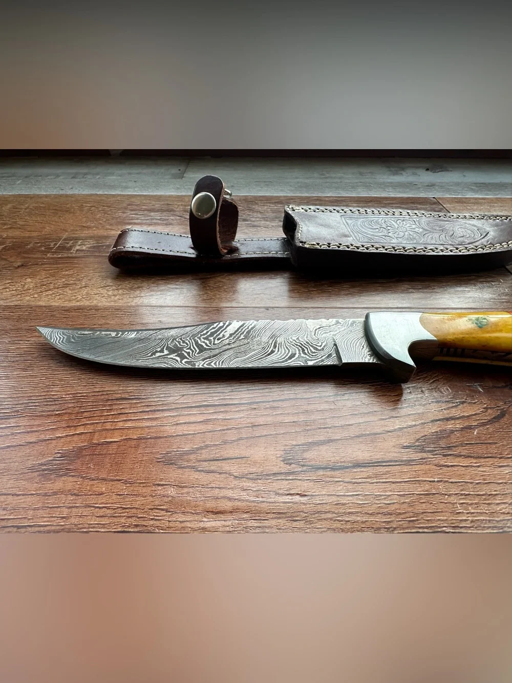 Handmade Damascus Steel Hunting Knife with Yellow Camel Bone Handle